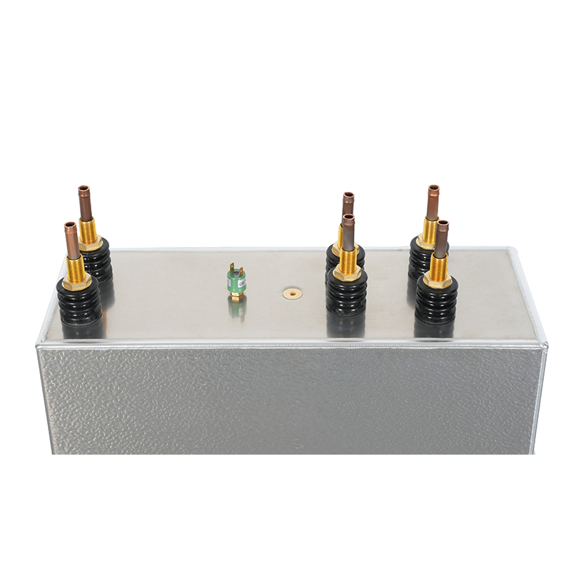 Analisi elettromagnetica della geometria delle sbarre collettrici nei condensatori di riscaldamento a film metallizzato RFM 3300V 7350KVar 1500Hz